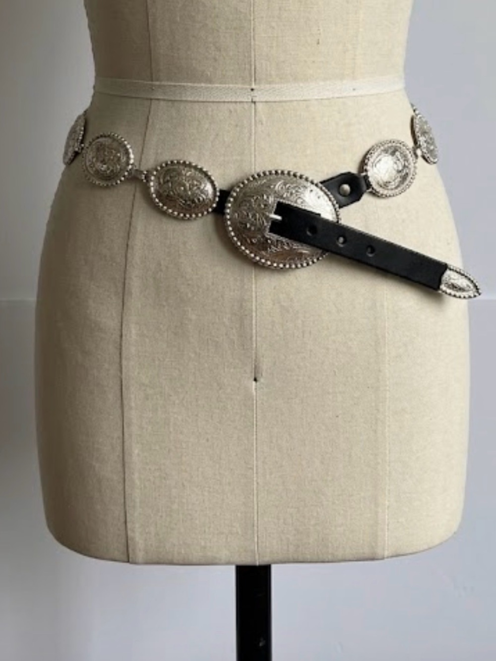 Tony Lama Vintage Womens Western Black Leather Silver Concho Belt Size 28 5073L